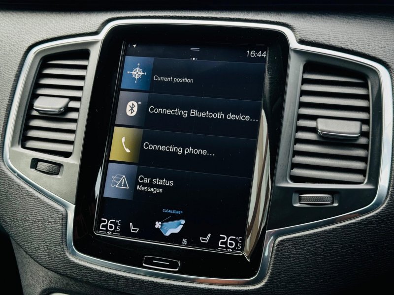 VOLVO XC90