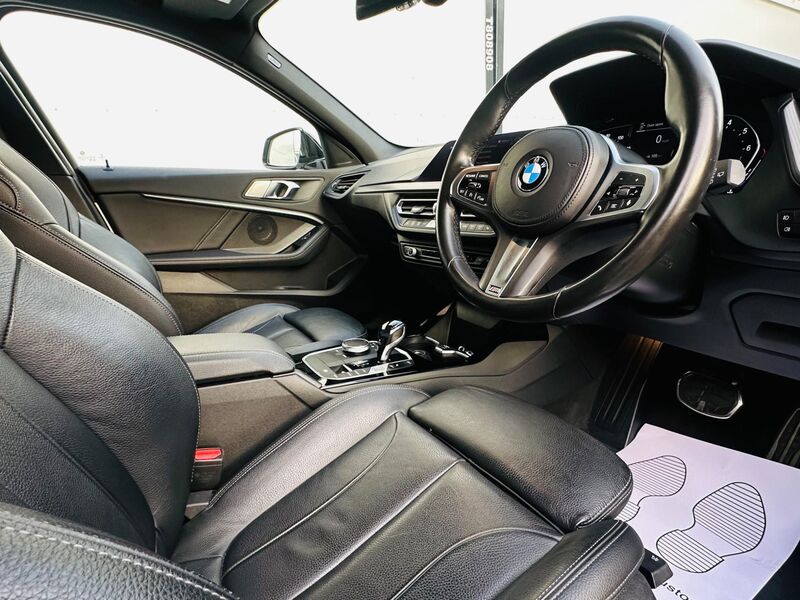 BMW 1 SERIES