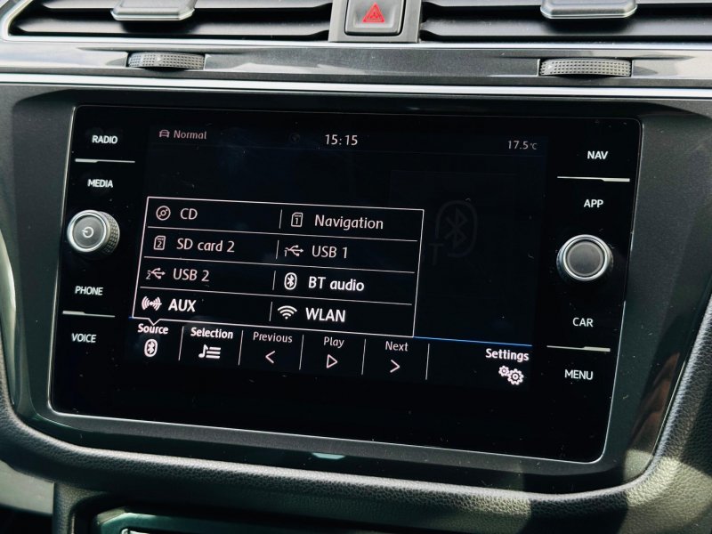 VOLKSWAGEN TIGUAN