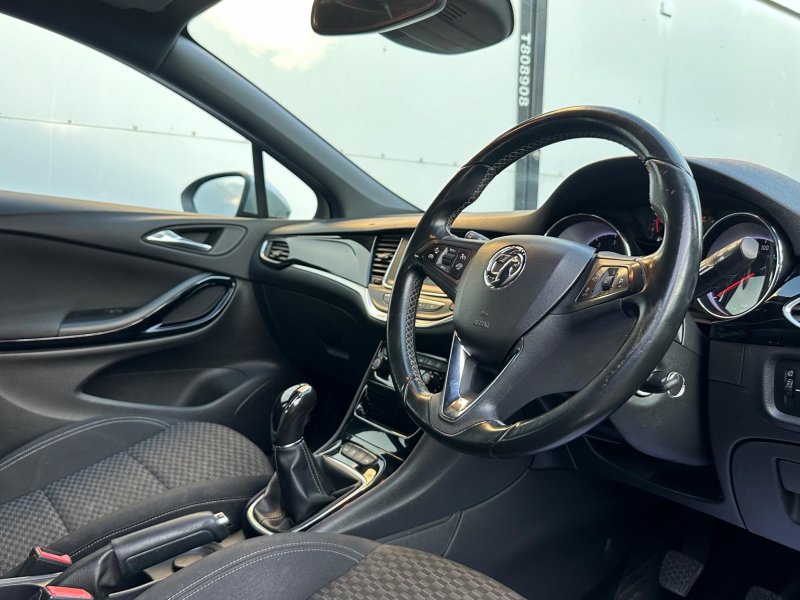 VAUXHALL ASTRA
