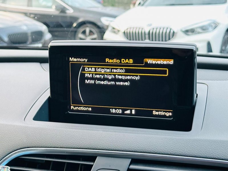 AUDI Q3
