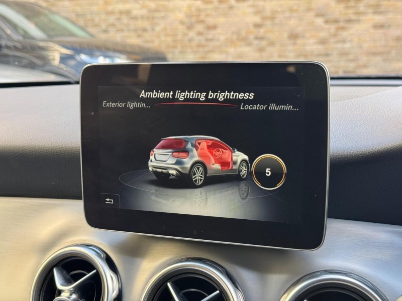 MERCEDES-BENZ GLA CLASS