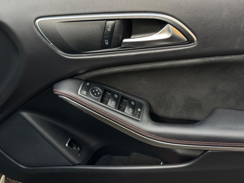 MERCEDES-BENZ GLA CLASS