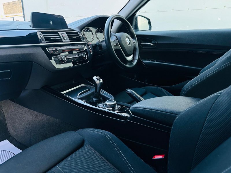 BMW 1 SERIES
