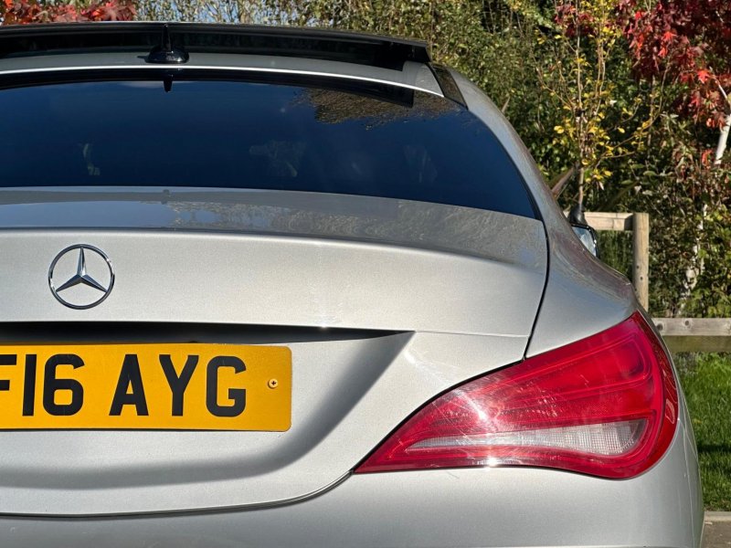 MERCEDES-BENZ CLA