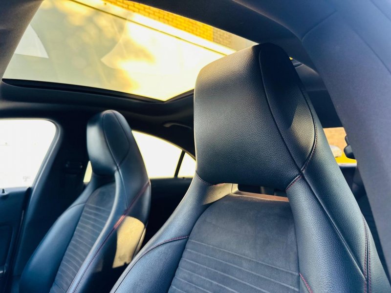 MERCEDES-BENZ CLA