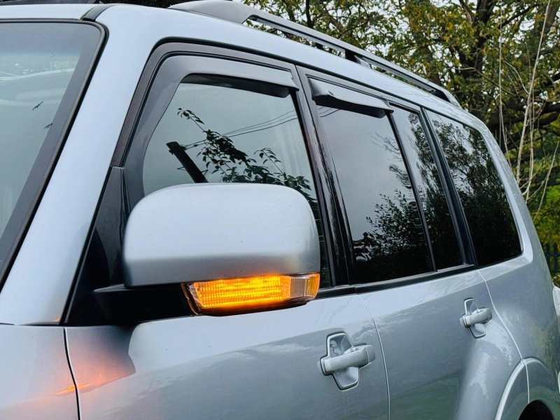 MITSUBISHI SHOGUN