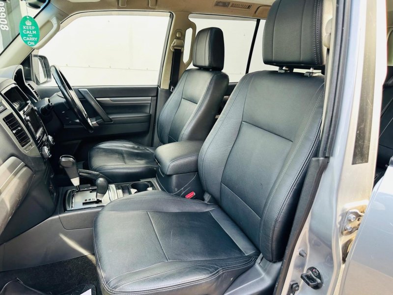 MITSUBISHI SHOGUN