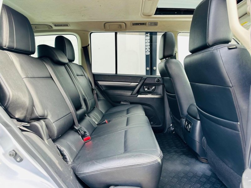 MITSUBISHI SHOGUN