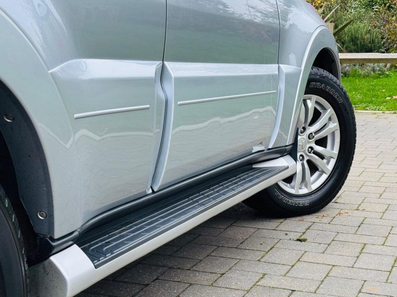 MITSUBISHI SHOGUN