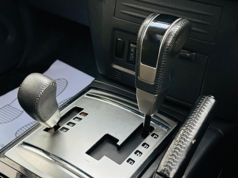 MITSUBISHI SHOGUN