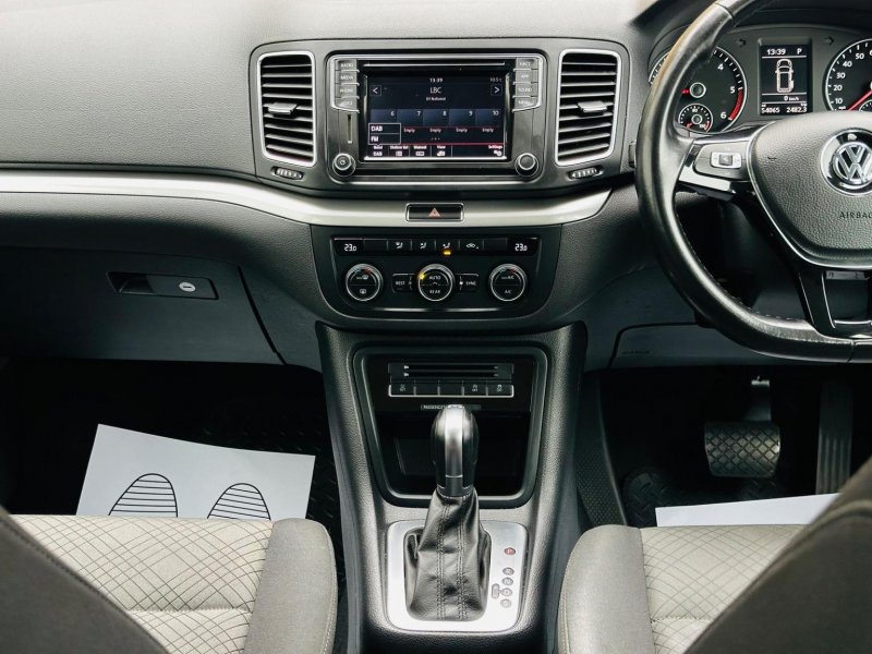 VOLKSWAGEN SHARAN