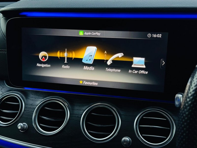 MERCEDES-BENZ E CLASS