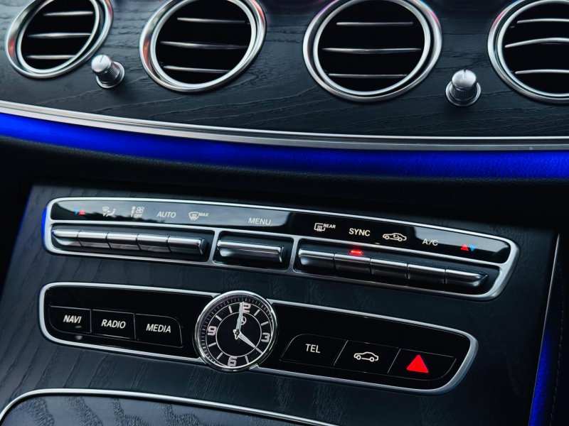 MERCEDES-BENZ E CLASS