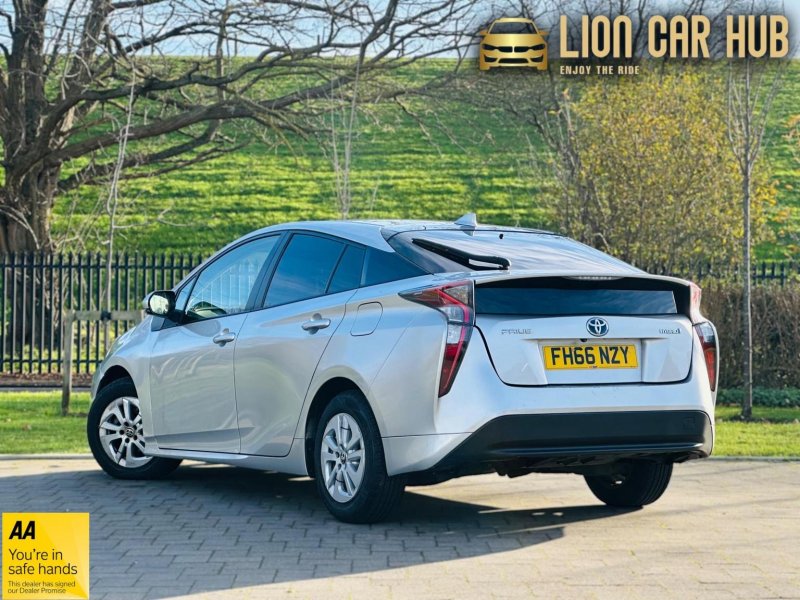 TOYOTA PRIUS