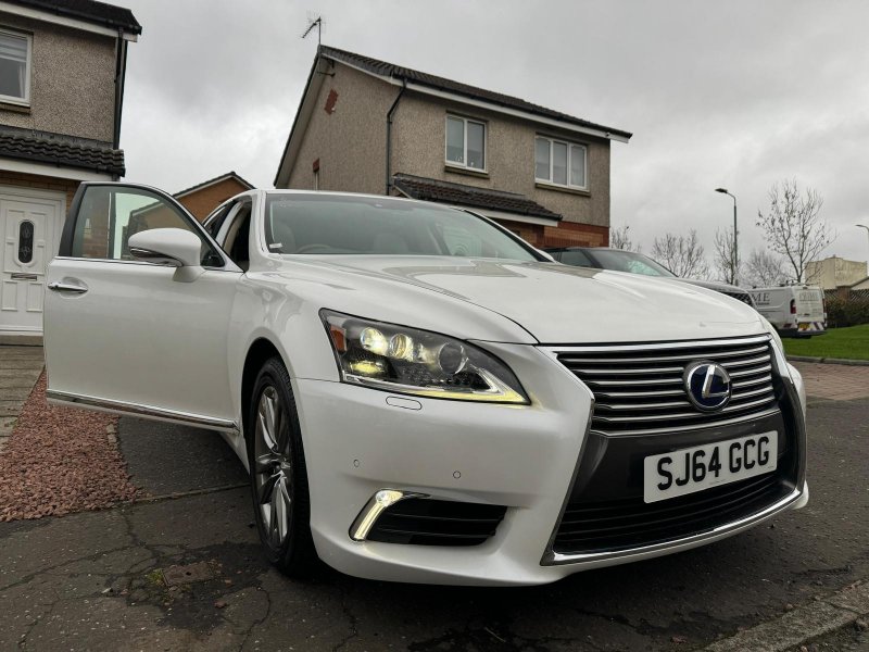 LEXUS LS