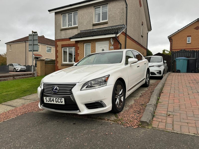 LEXUS LS