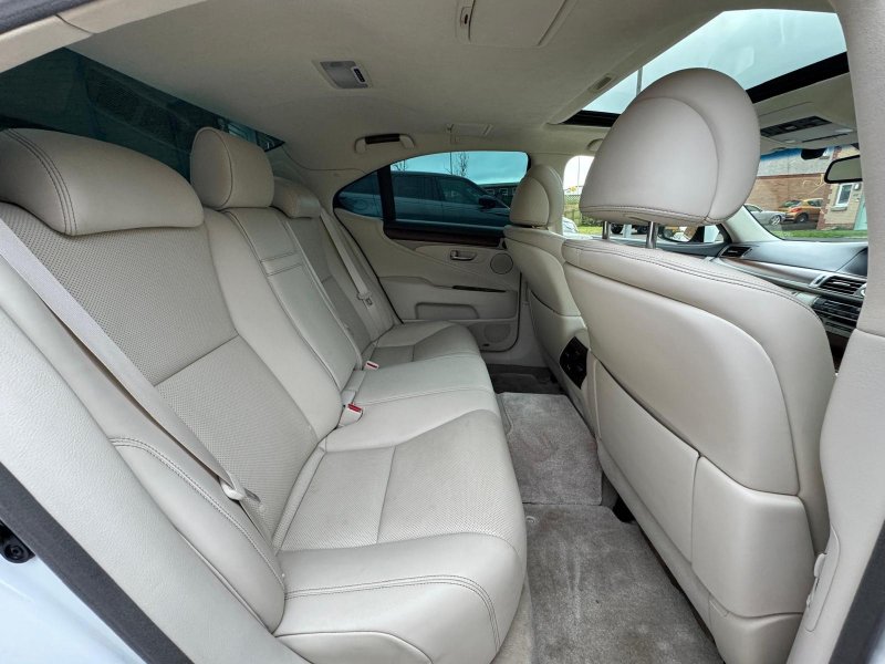 LEXUS LS