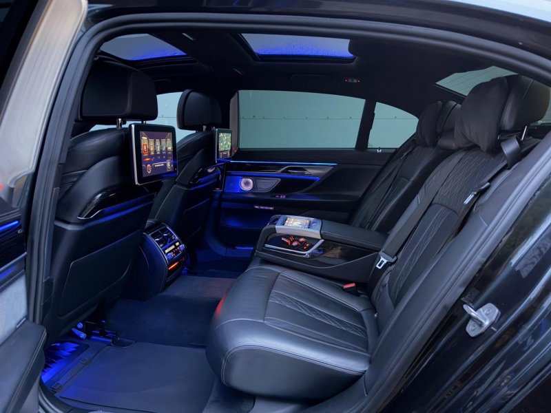 BMW 7 SERIES