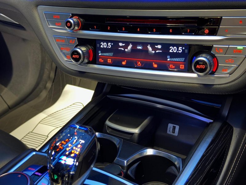 BMW 7 SERIES