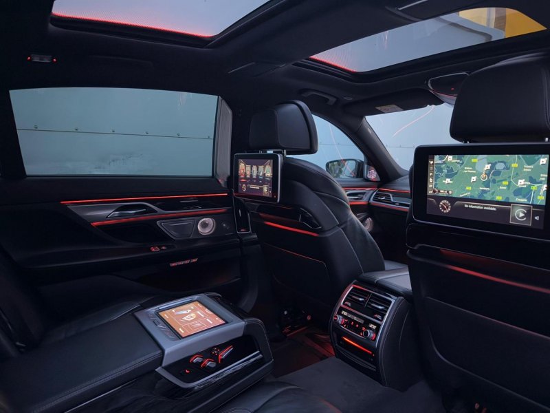 BMW 7 SERIES