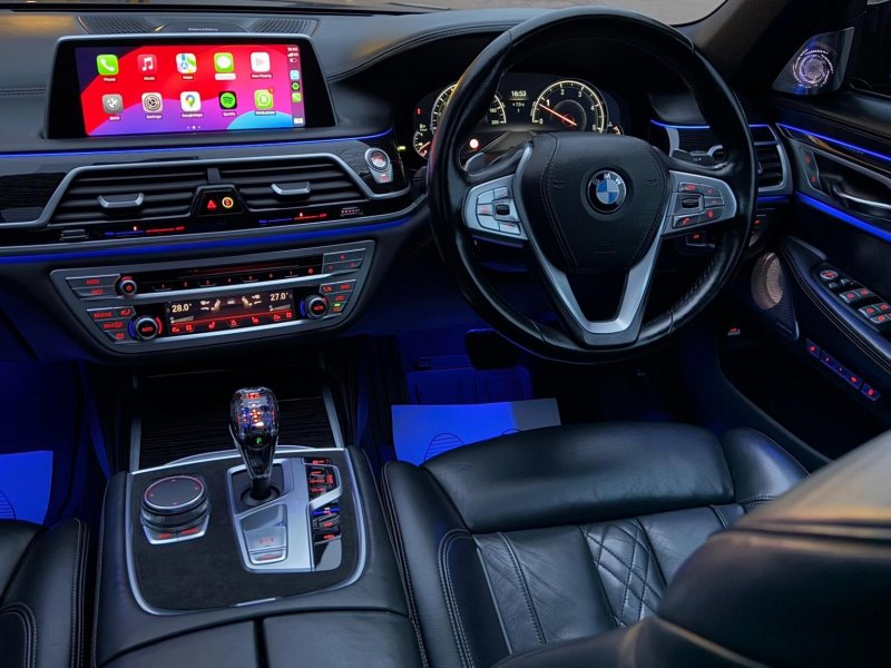 BMW 7 SERIES