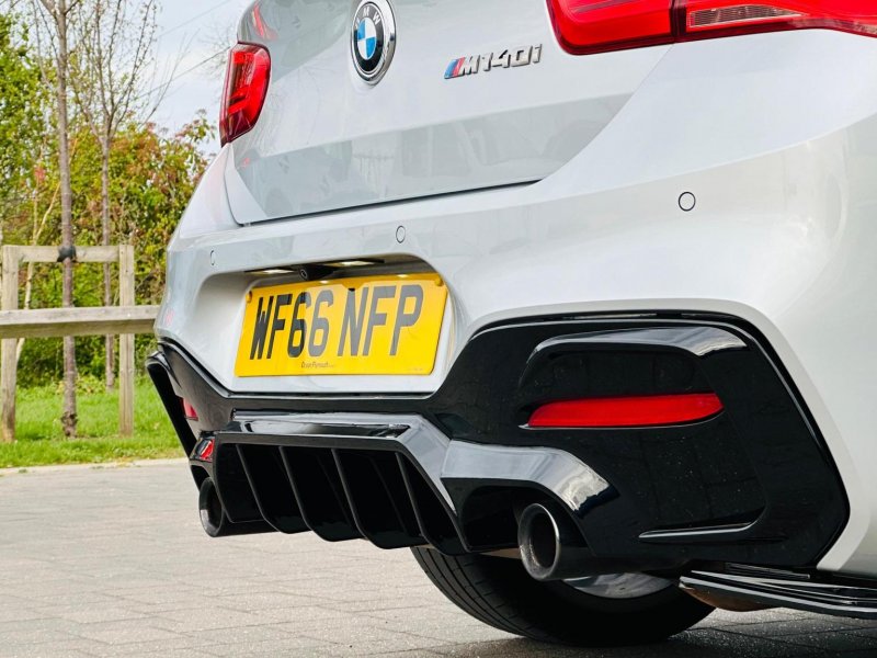 BMW 1 SERIES