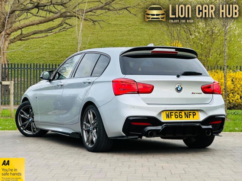 BMW 1 SERIES