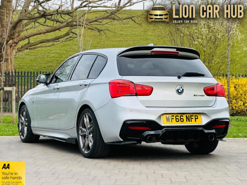 BMW 1 SERIES