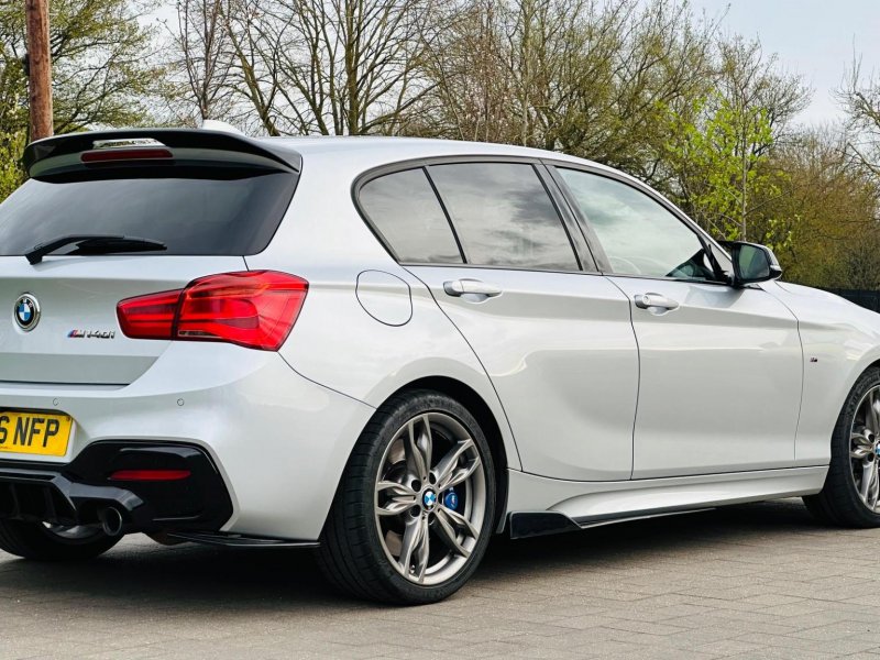 BMW 1 SERIES