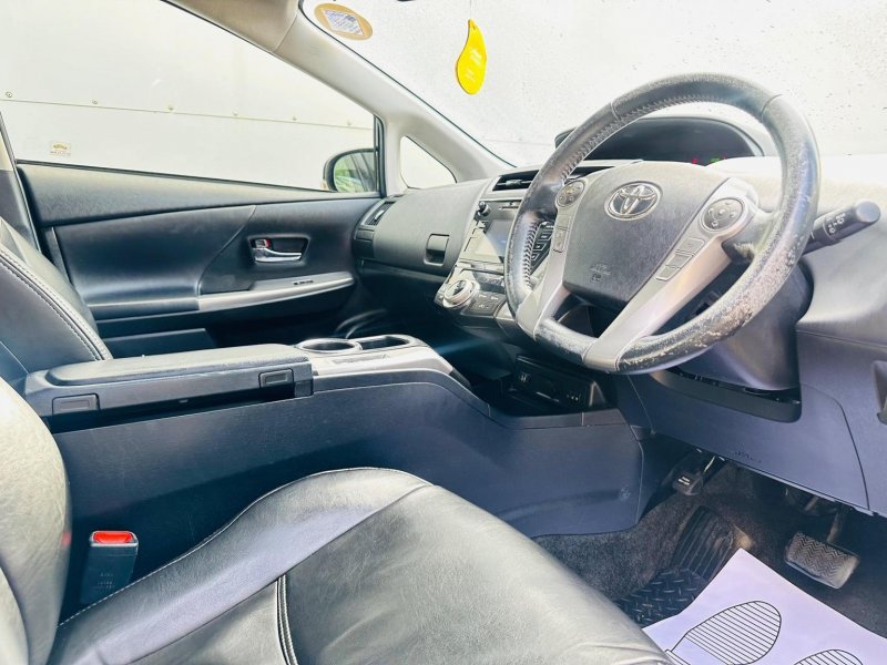 TOYOTA PRIUS+