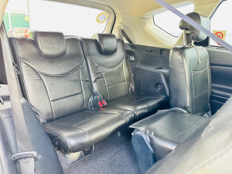 TOYOTA PRIUS+