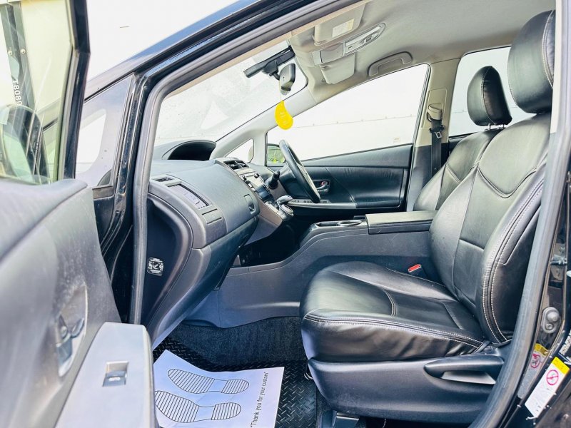 TOYOTA PRIUS+