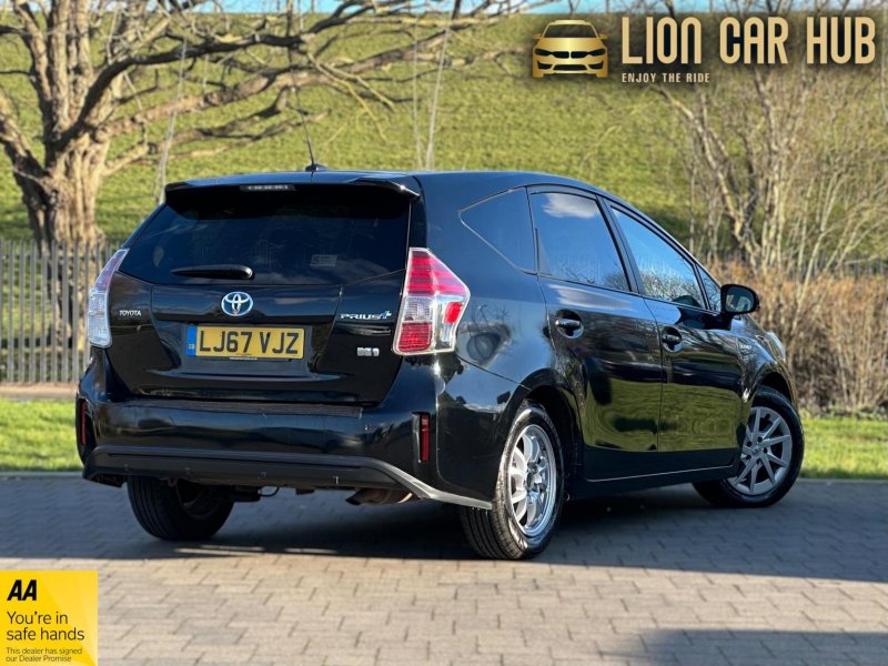 TOYOTA PRIUS+