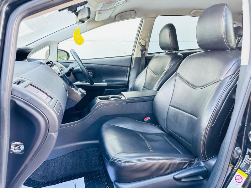 TOYOTA PRIUS+