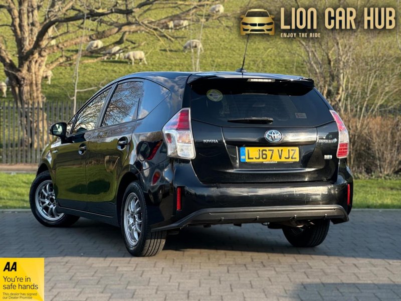 TOYOTA PRIUS+