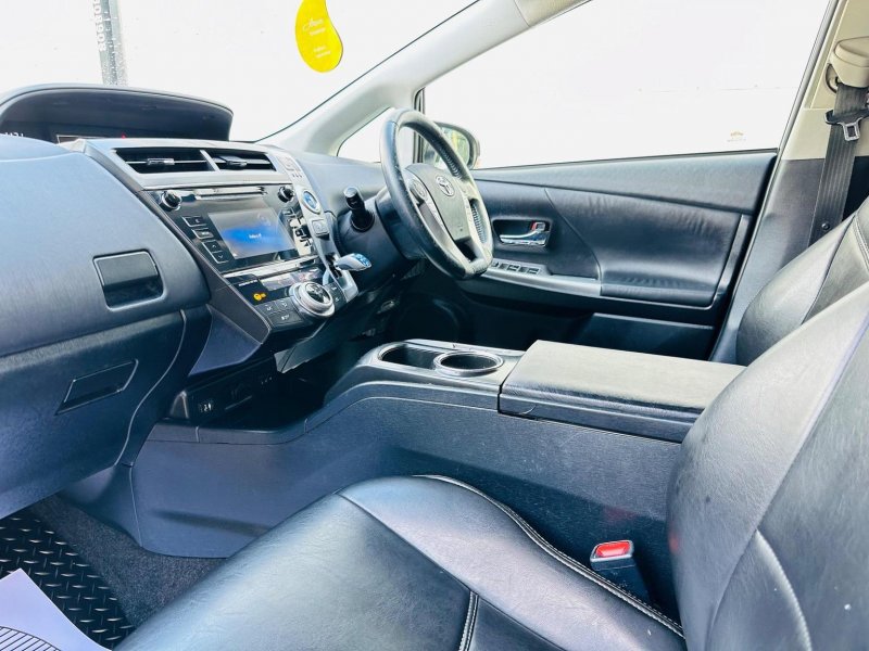 TOYOTA PRIUS+