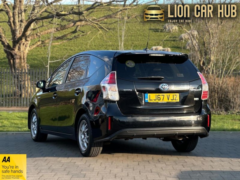 TOYOTA PRIUS+