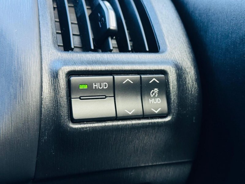 TOYOTA PRIUS+