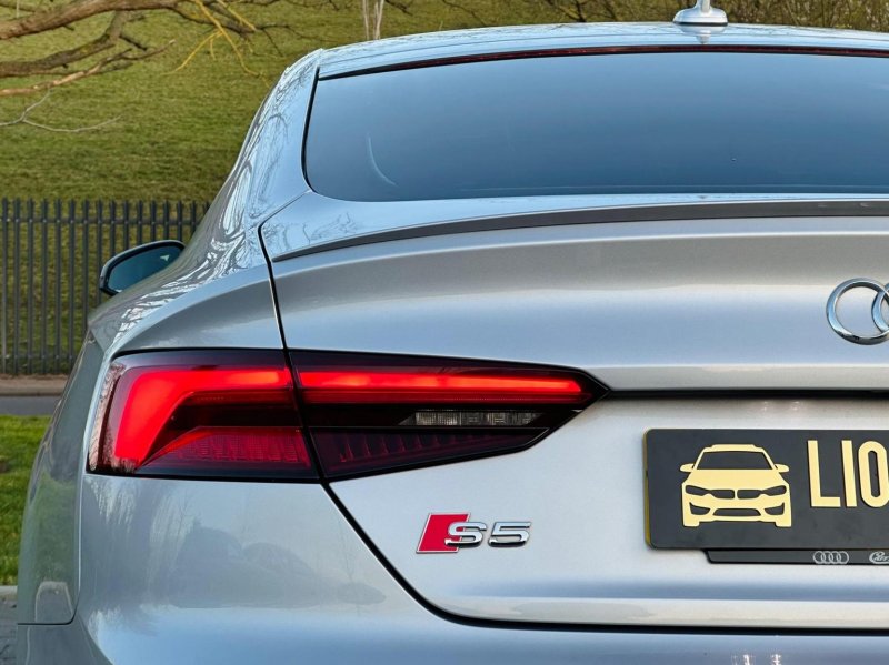 AUDI S5