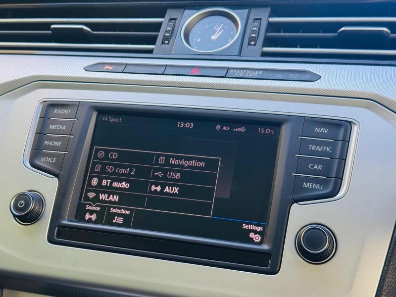 VOLKSWAGEN PASSAT