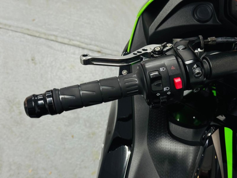 KAWASAKI Ninja 650