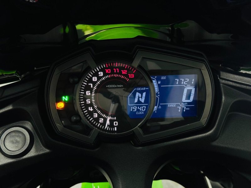 KAWASAKI Ninja 650